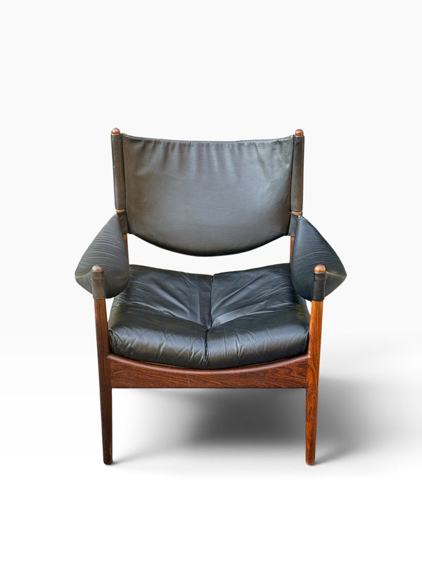 Kristian Vedel Modus lounge chair in rosewood and black leather, front view