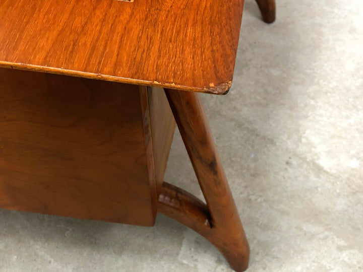 MCM Pair Of Walnut Two Tier Nightstands On Sculpted Legs image 10