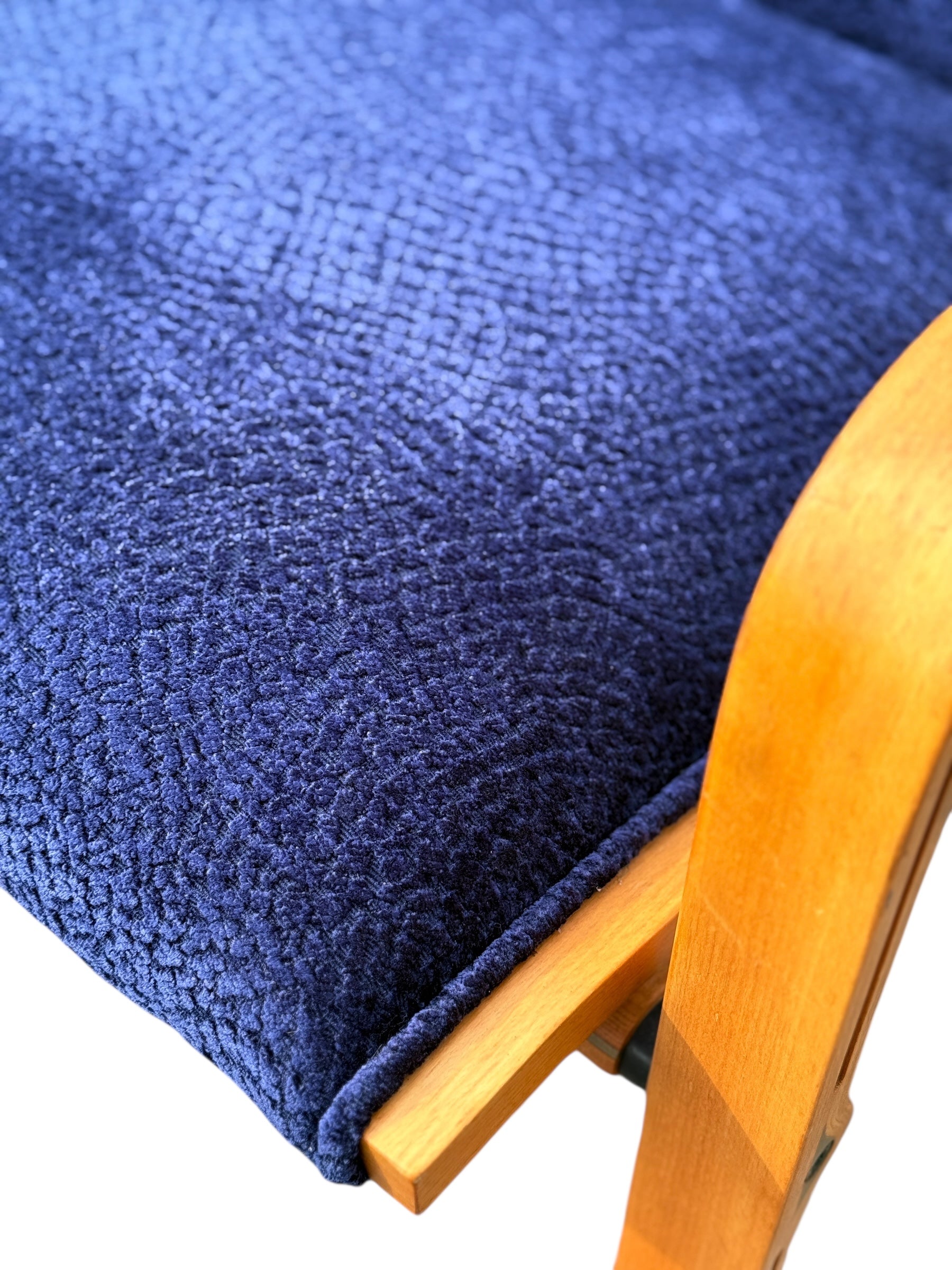 Pair of High-Back Lounge Chairs by Arne Jacobsen for Fritz Hansen image 13