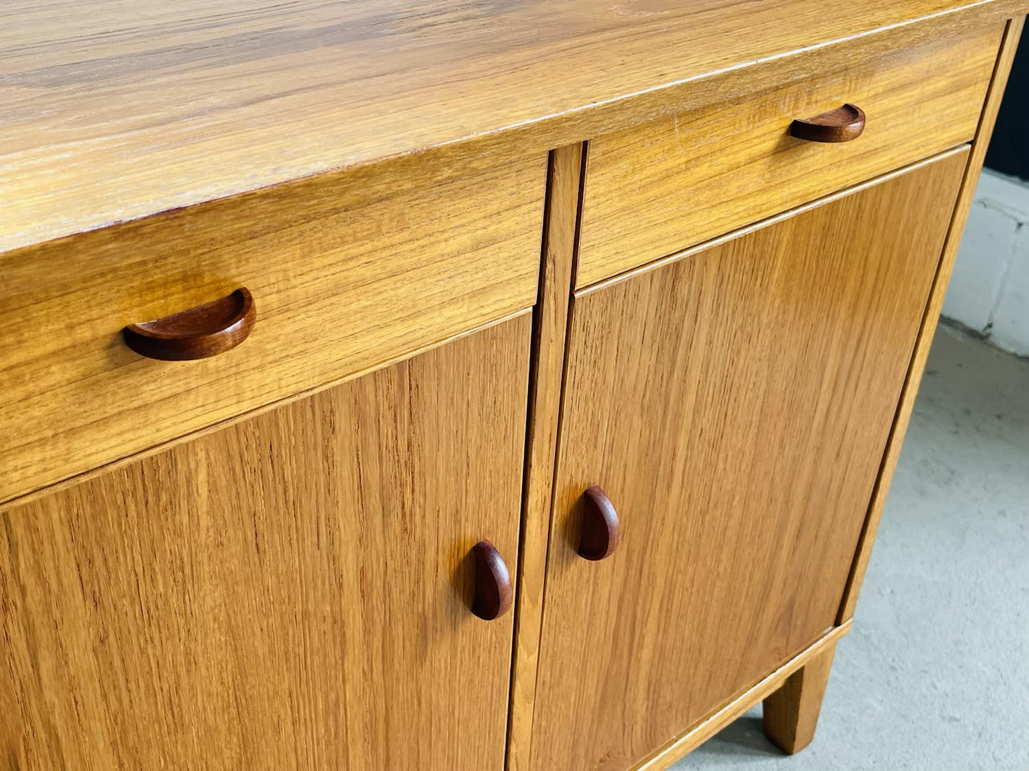 Mid Century Modern Teak Cabinet  image 7