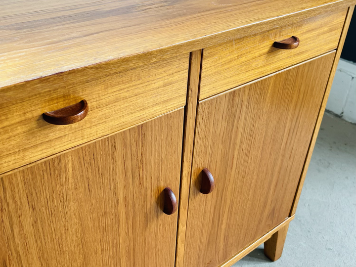 Mid Century Modern Teak Cabinet  image 7