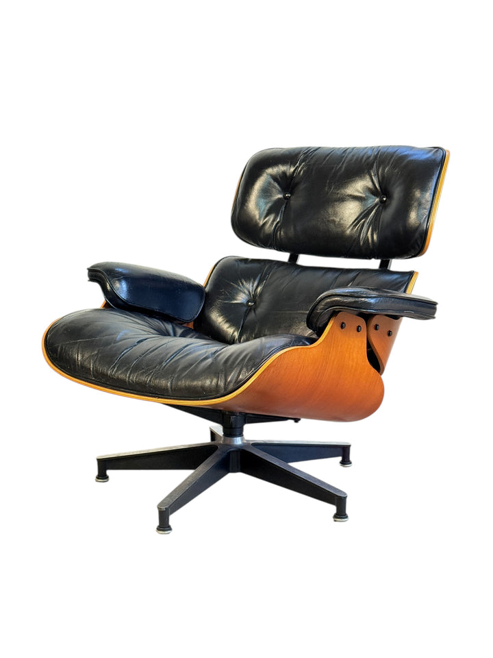 Authentic Herman Miller Eames Lounge Chair in Black Leather image 1