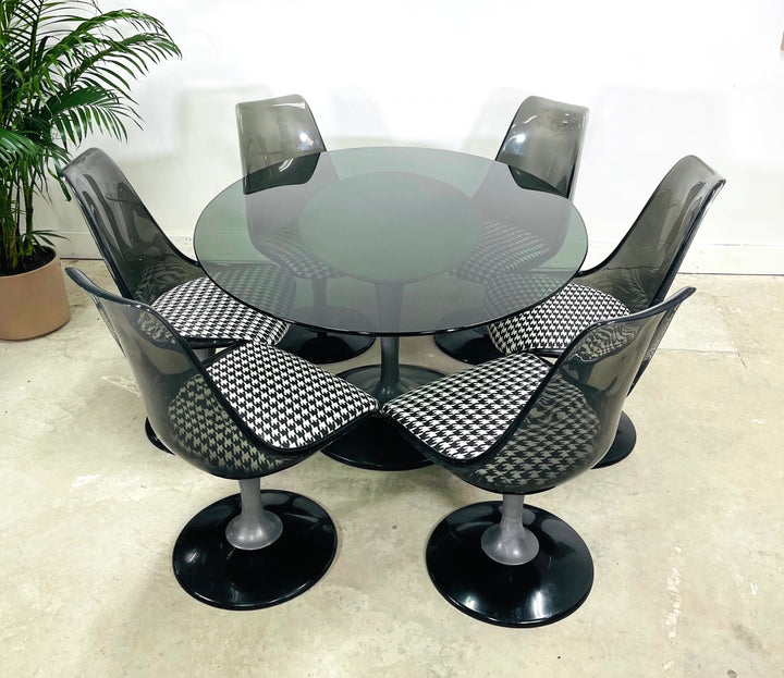 Mid-Century Modern Smoked Lucid Tulip Dining Table By Chromecraft image 2