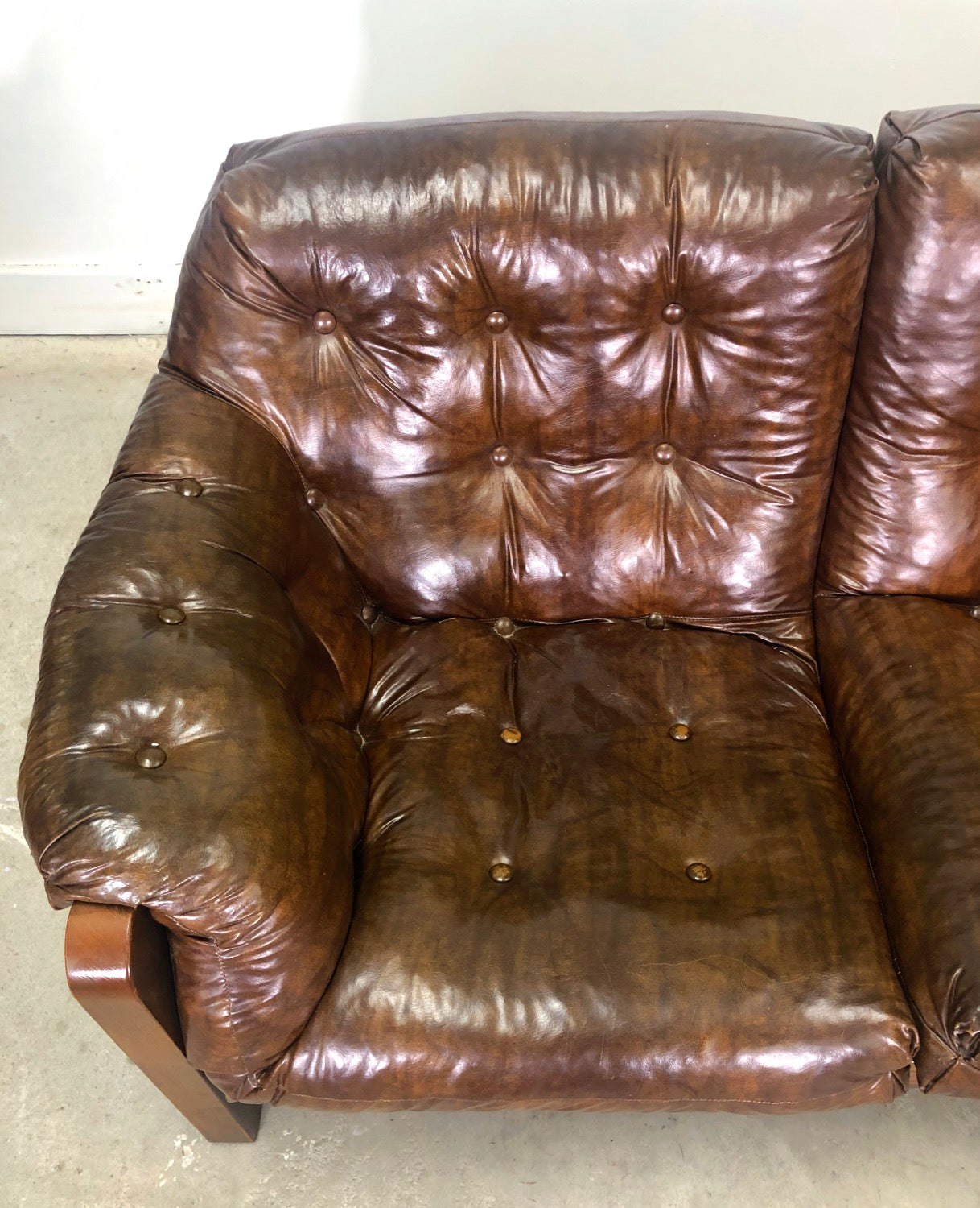 Mid-Century Modern Tufted Loveseat image 6