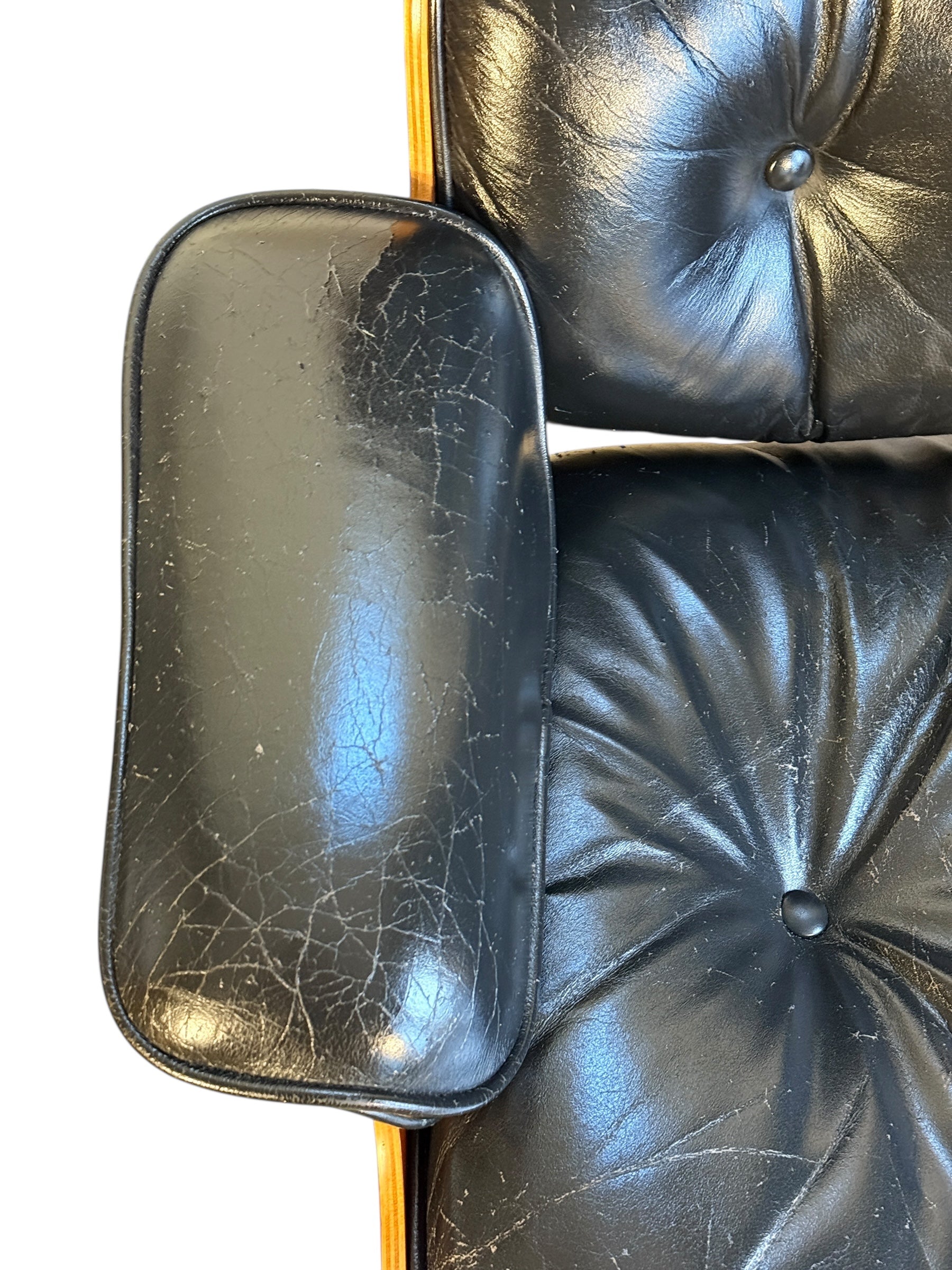 Authentic Herman Miller Eames Lounge Chair in Black Leather image 13