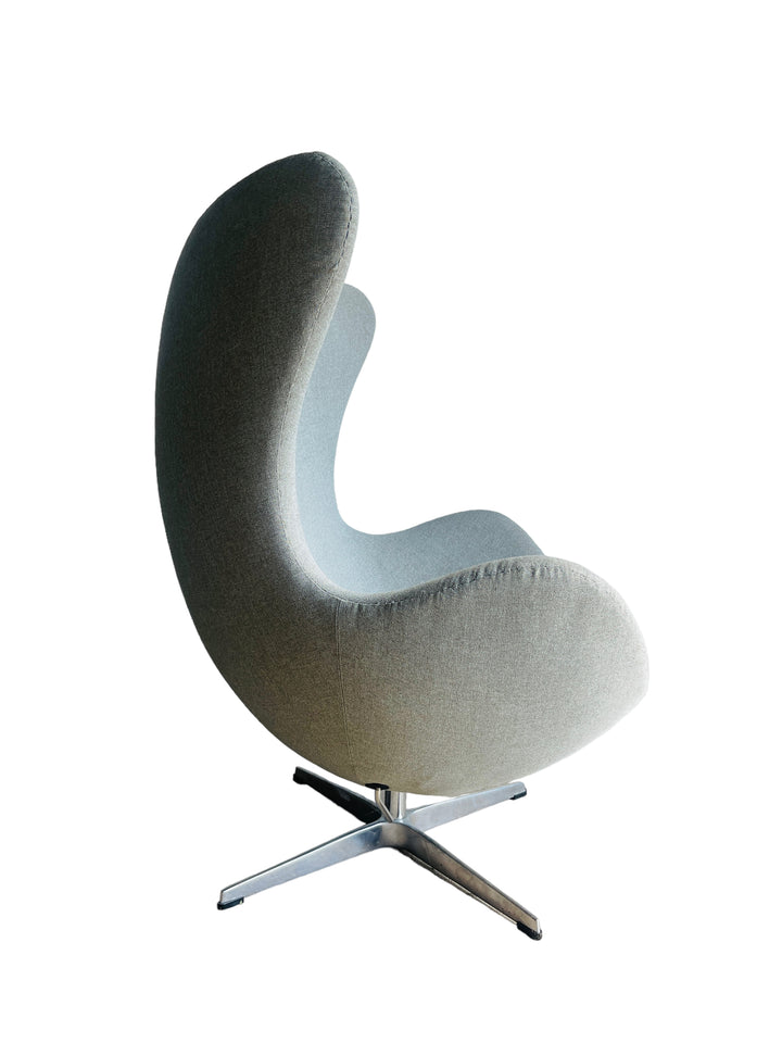 Pair of Swiveling Egg Chairs  image 2