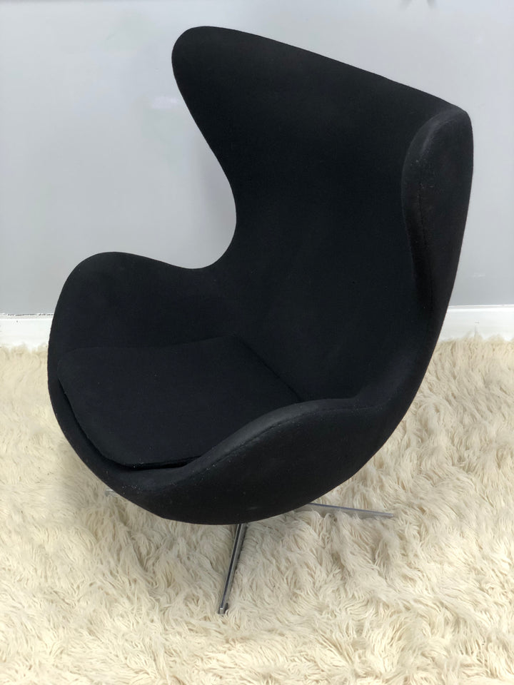 Arne Jacobsen Style Mid Century Modern Egg Chair image 6