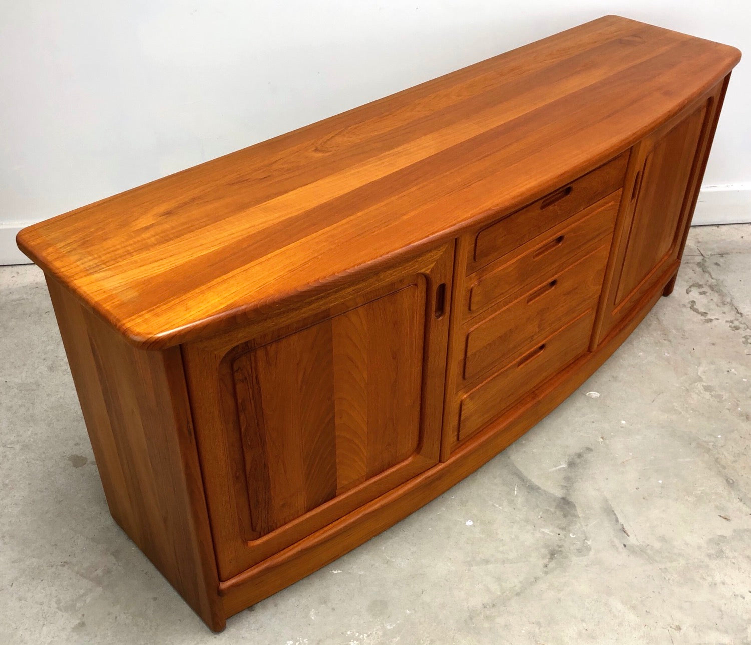 Mid-Century Modern Solid Teak Credenza Style of J.L. Moller image 4