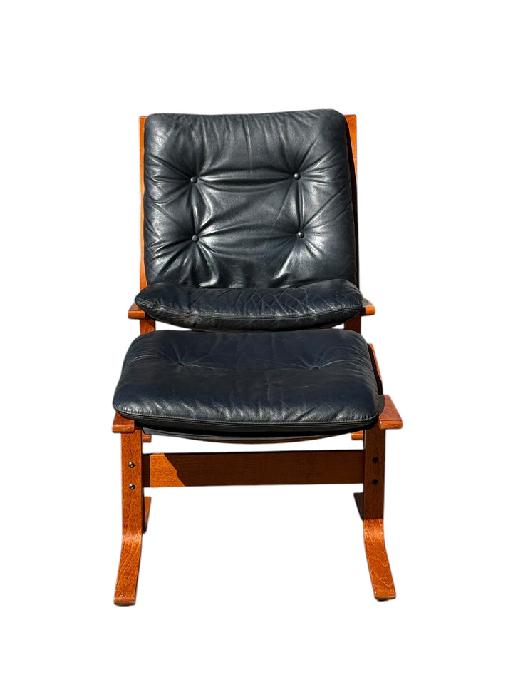 Mid-Century “Siesta” Lounge Chair and Ottoman by Ingmar Relling for Ekornes image 1