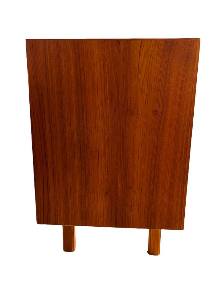 Mid-Century Modern Teak Credenza  image 7