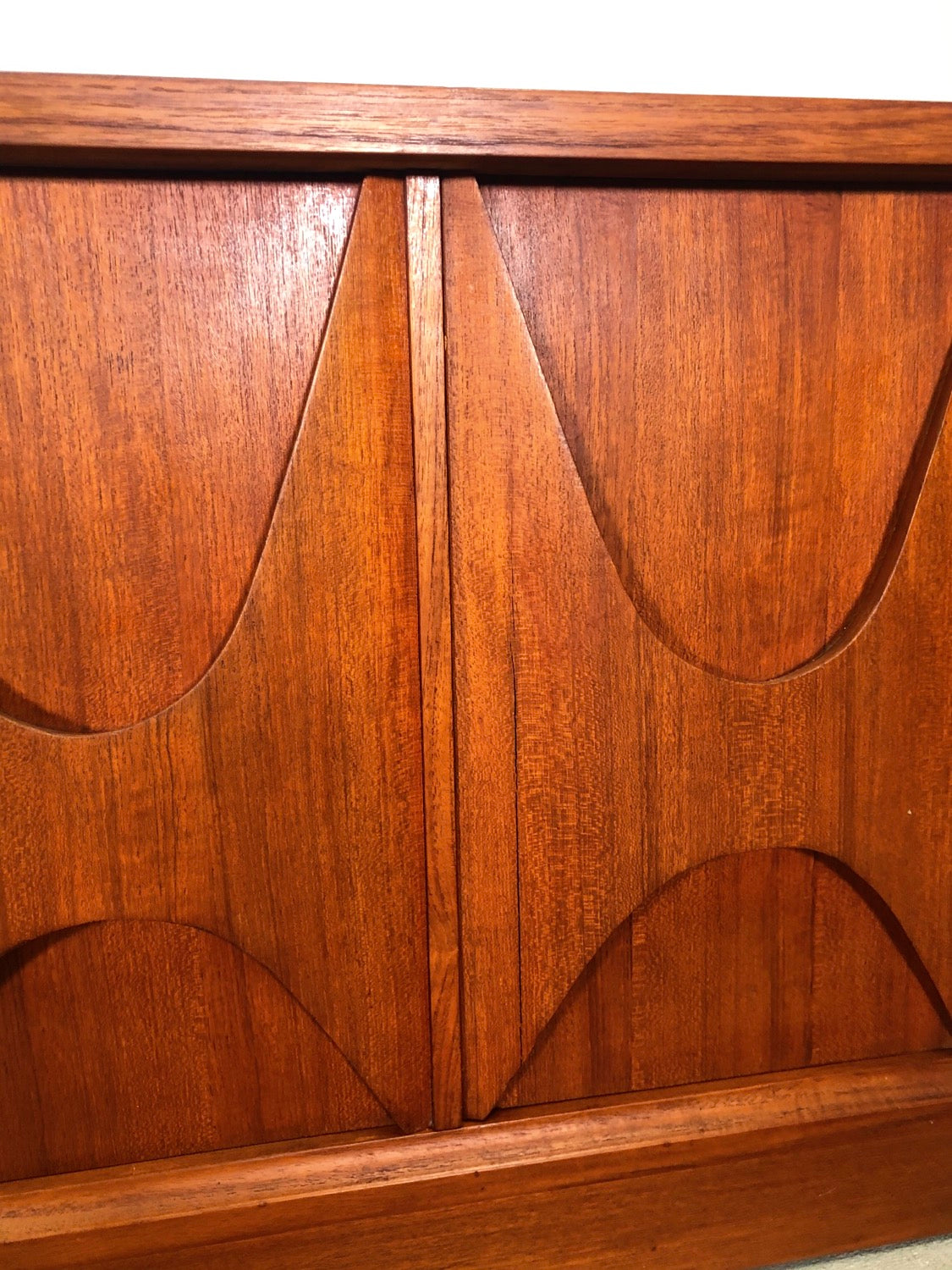 Mid-Century Modern Teak Nightstands By Broyhill Brasilia image 8