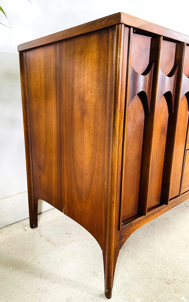 Mid-Century Modern Walnut  Credenza / Dresser By Kent Coffey image 13