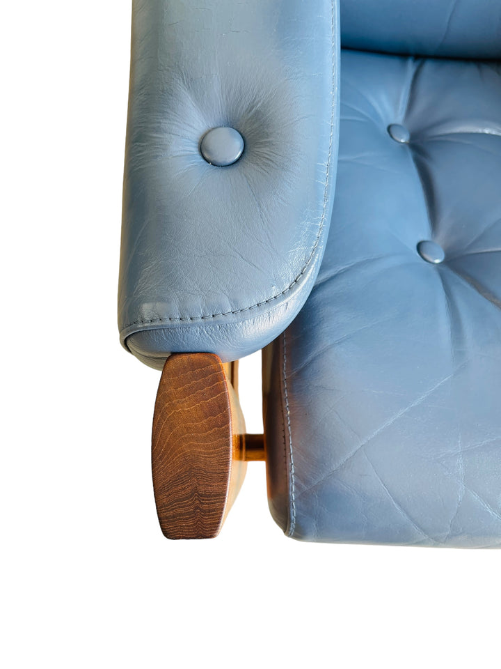 Vintage Teak Ekornes Blue Leather Lounge Chair  image 11