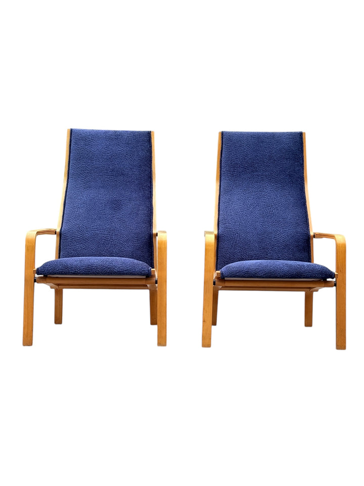 Pair of High-Back Lounge Chairs by Arne Jacobsen for Fritz Hansen image 1