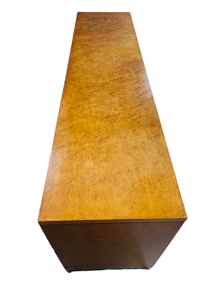 Mid-Century Modern Birdseye Maple Dresser by Milo Baughman for Lane Furniture  image 4