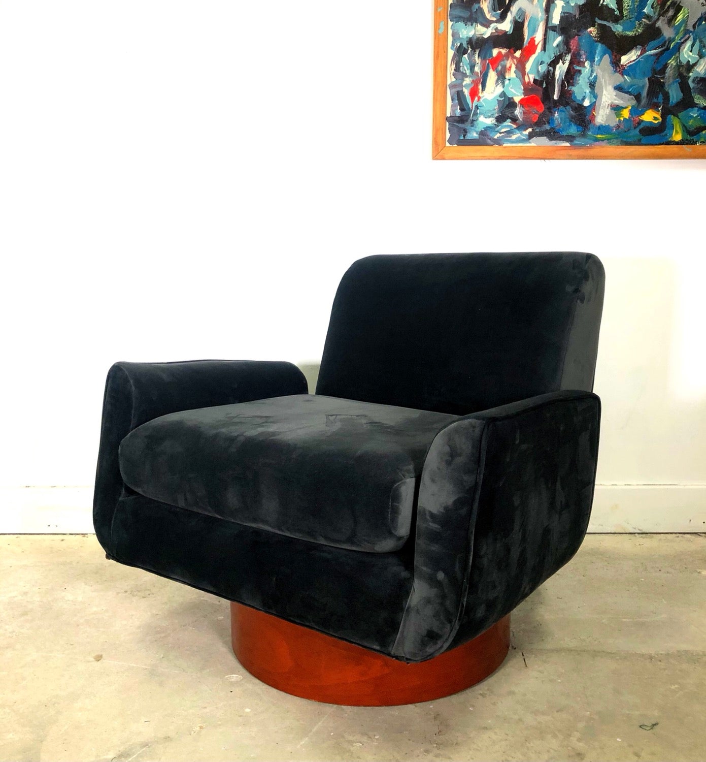 Mid-Century Modern Milo Baughman Style Swiveling Barrel Chair image 0