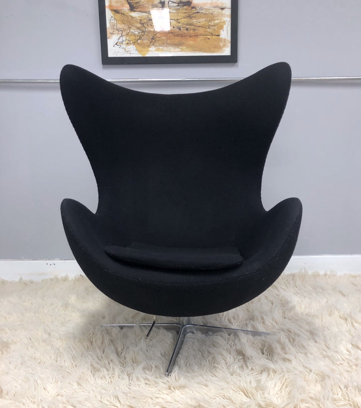 Arne Jacobsen Style Mid Century Modern Egg Chair image 0