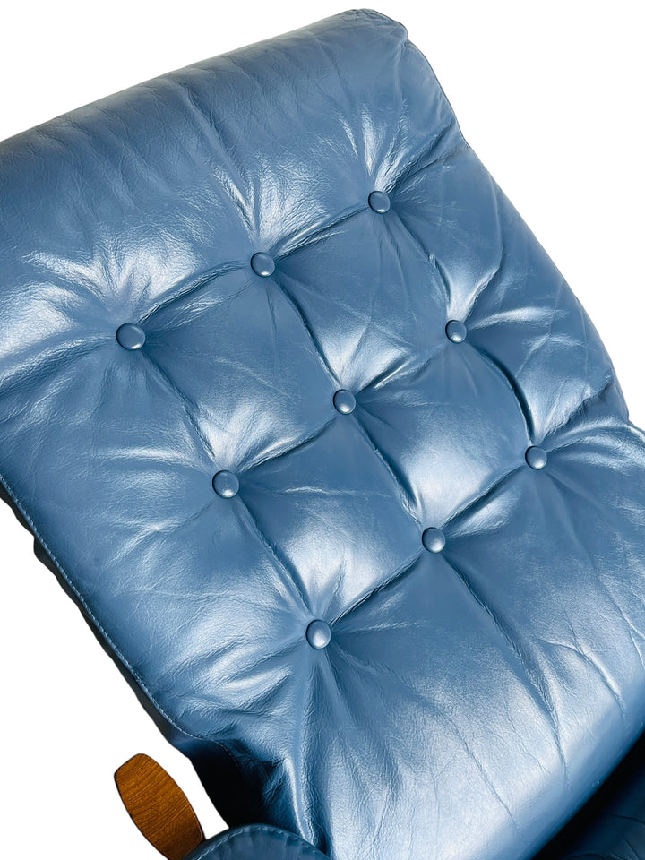 Vintage Teak Ekornes Blue Leather Lounge Chair  image 5