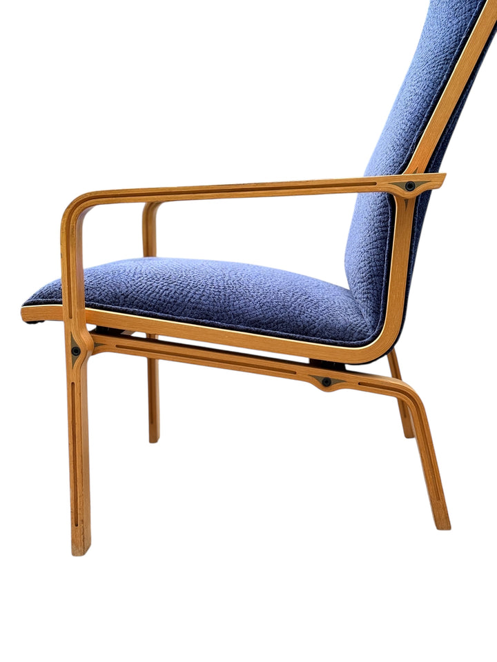 Pair of High-Back Lounge Chairs by Arne Jacobsen for Fritz Hansen image 11