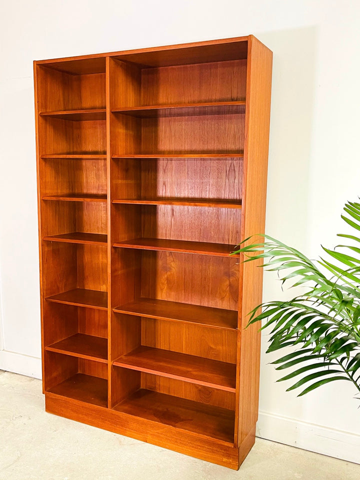 Mid-Century Danish Modern Teak Bookcase image 7