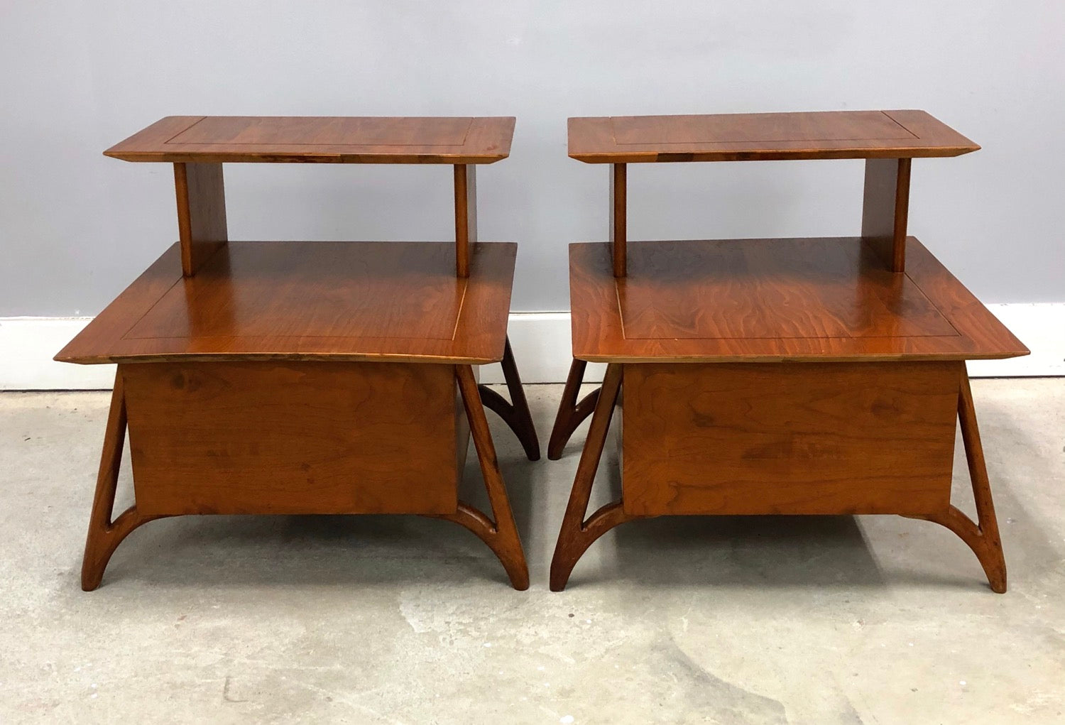 MCM Pair Of Walnut Two Tier Nightstands On Sculpted Legs image 4