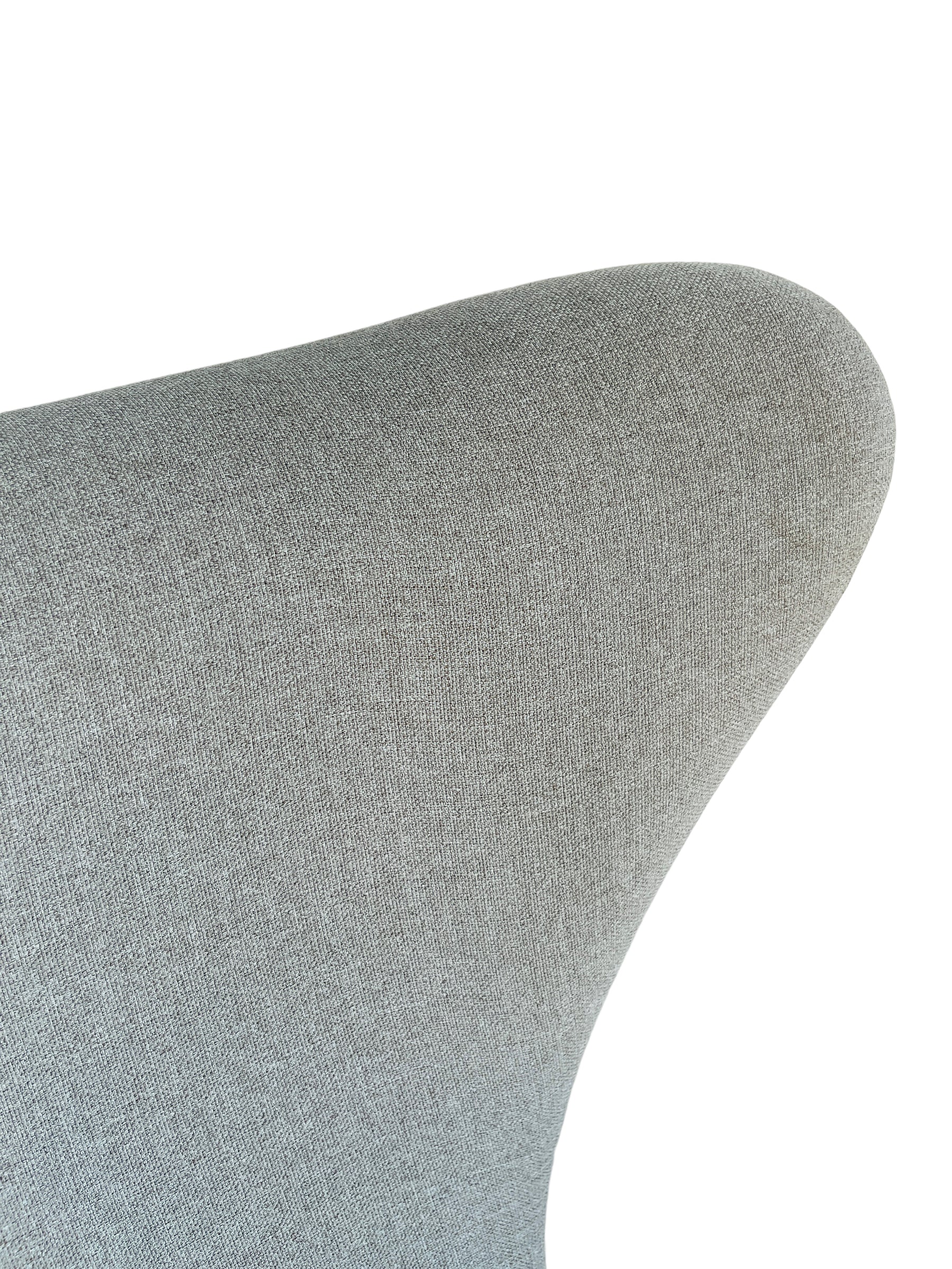 Pair of Swiveling Egg Chairs  image 8
