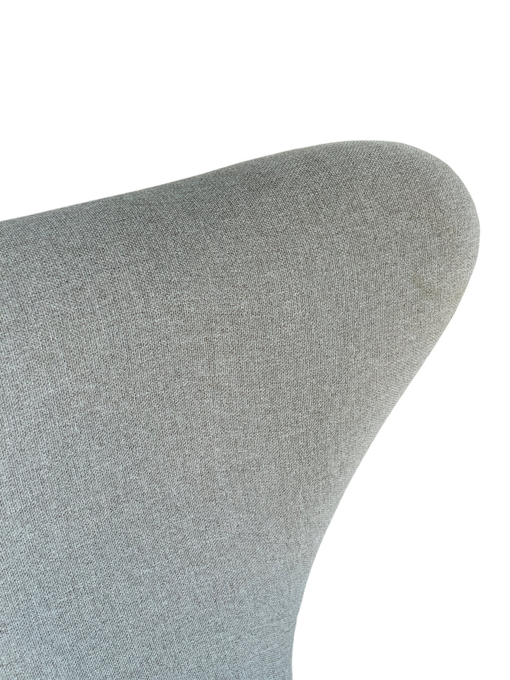 Pair of Swiveling Egg Chairs  image 8