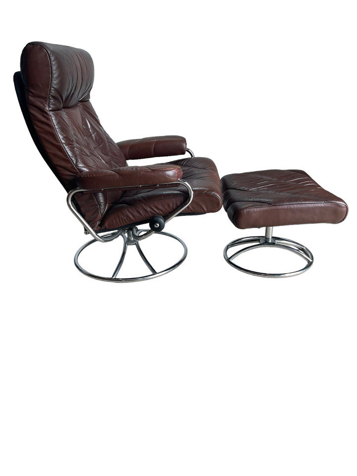Mid Century Modern Ekornes Leather Lounge Chair & Ottoman  image 3
