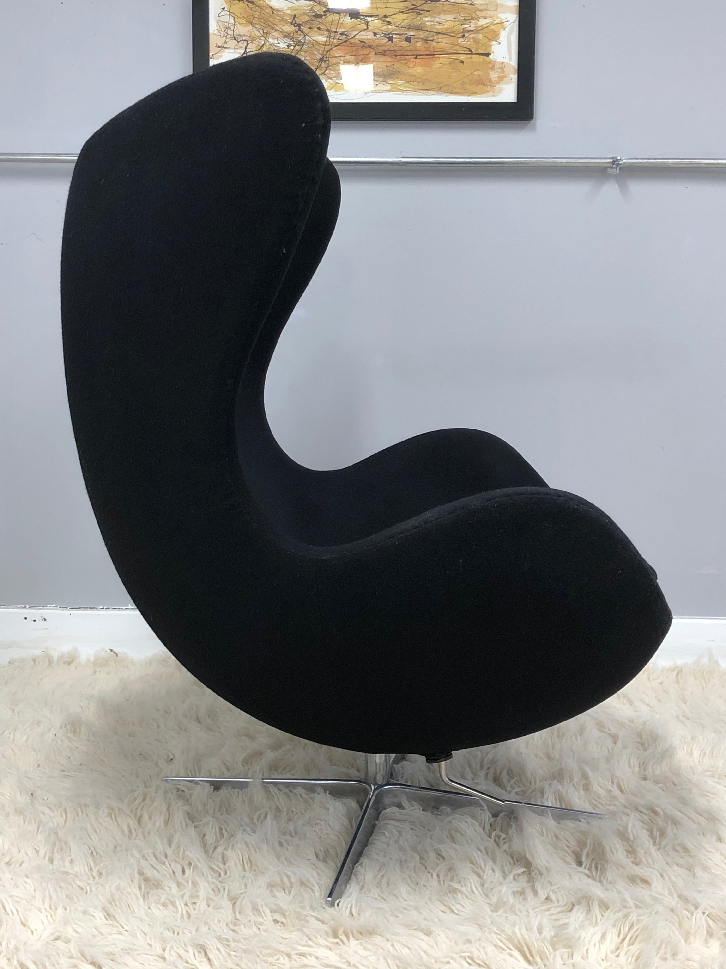 Arne Jacobsen Style Mid Century Modern Egg Chair image 1