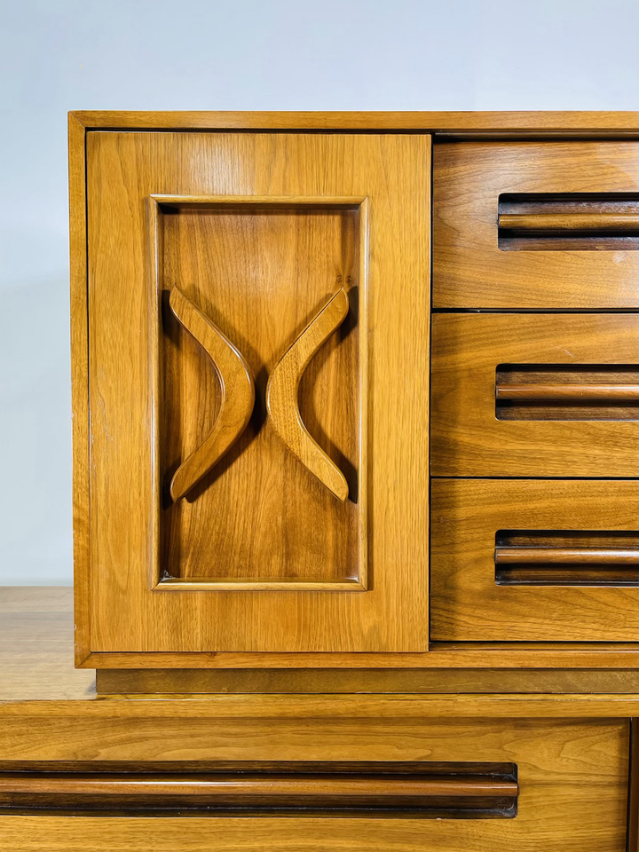 Mid-Century Modern Highboy Dresser by Young Furniture MFG.  image 7
