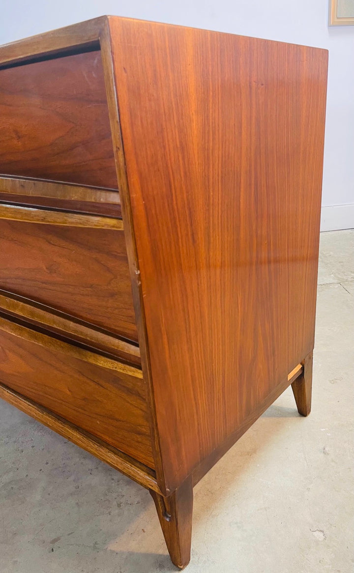Mid-Century Modern Walnut Dresser / Credenza by Thomasville Furniture image 10