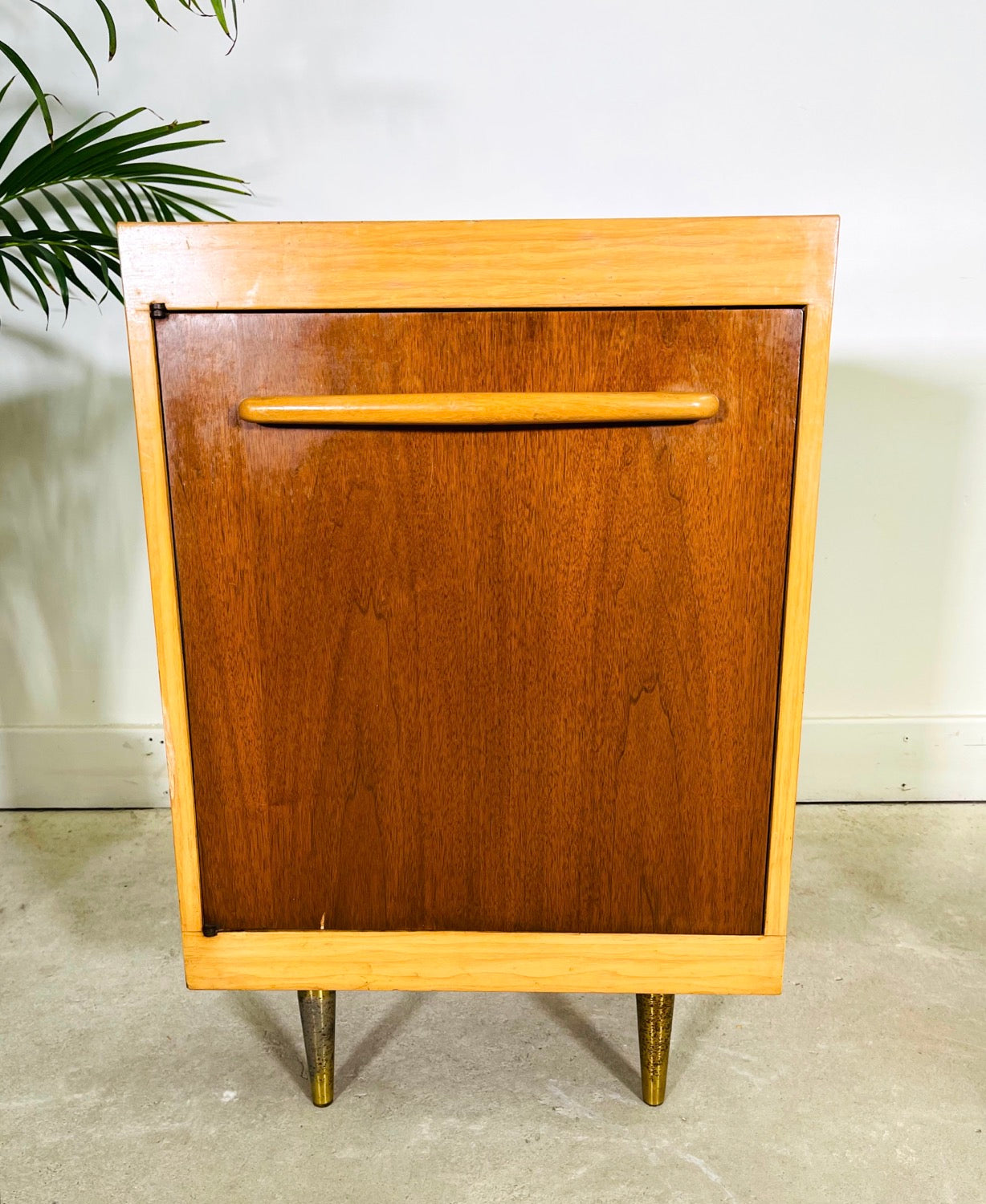 Pair of Mid-Century Modern Maple / Walnut Nightstands image 4