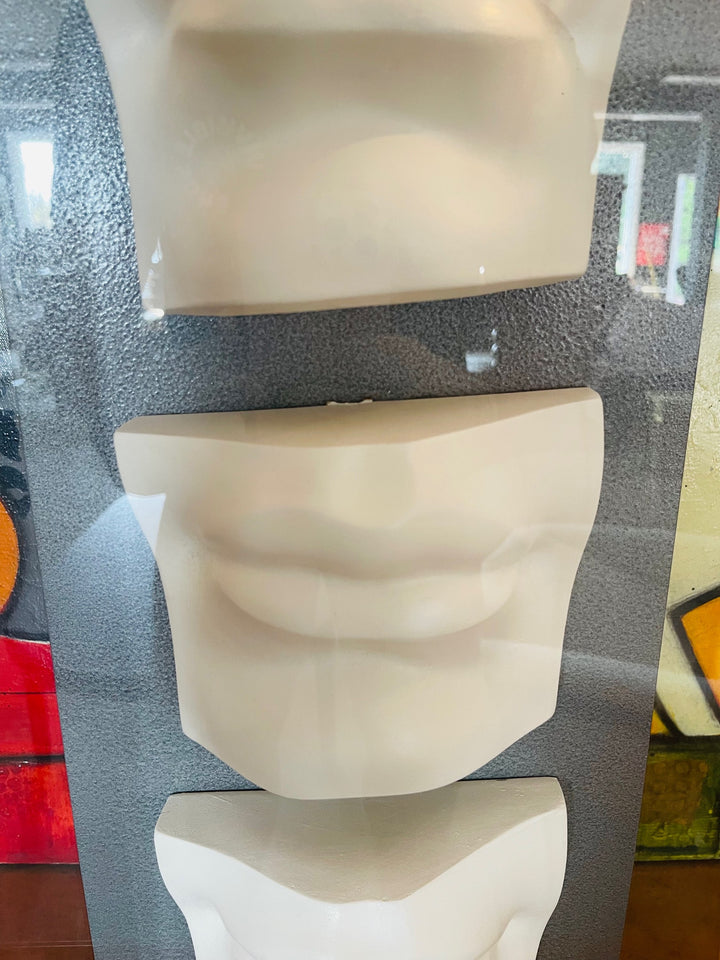 Three Mouth Sculpture  image 3