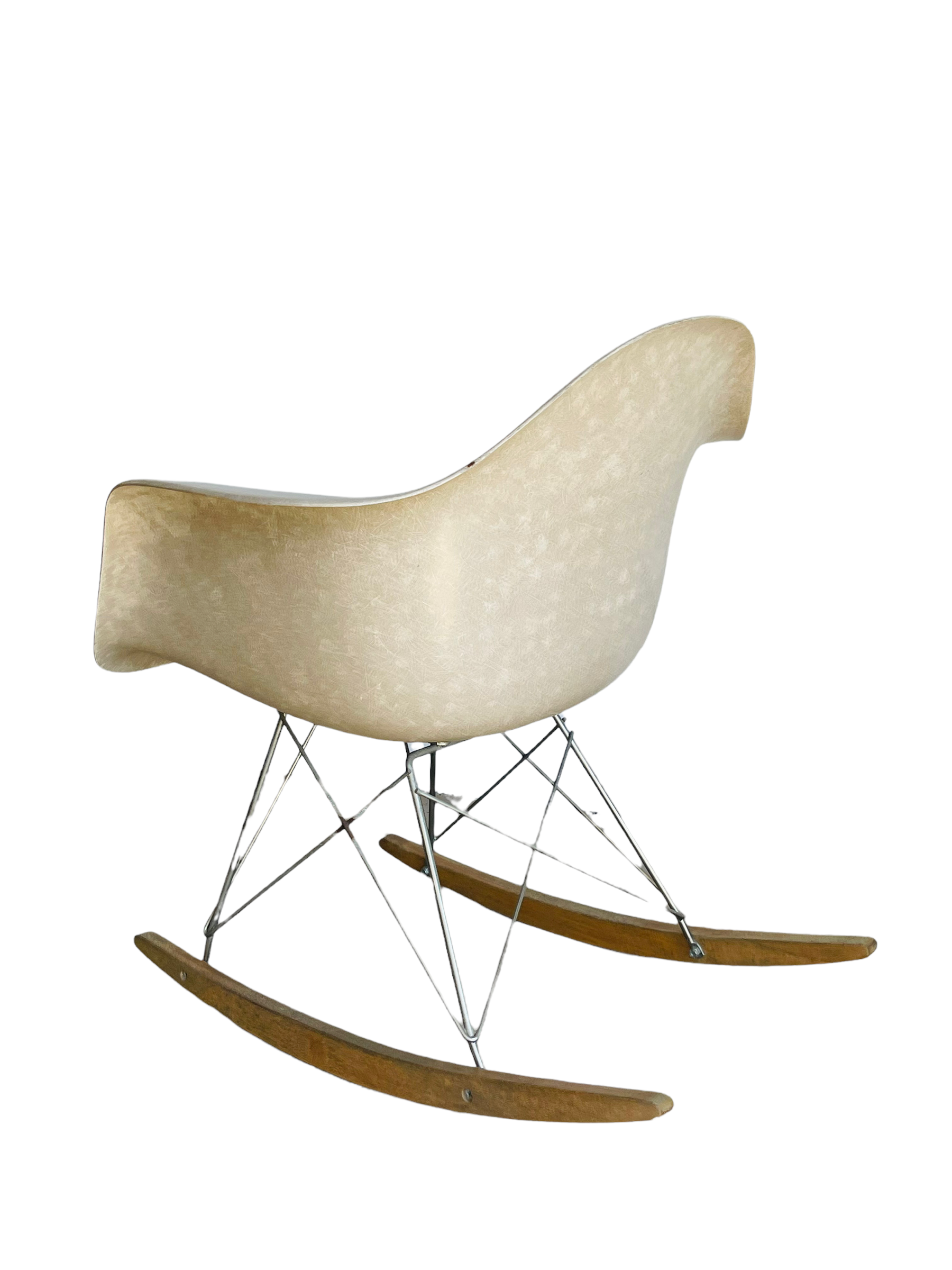 Authentic RAR Rocking Chair by Charles & Ray Eames for Herman Miller, 1960s image 4