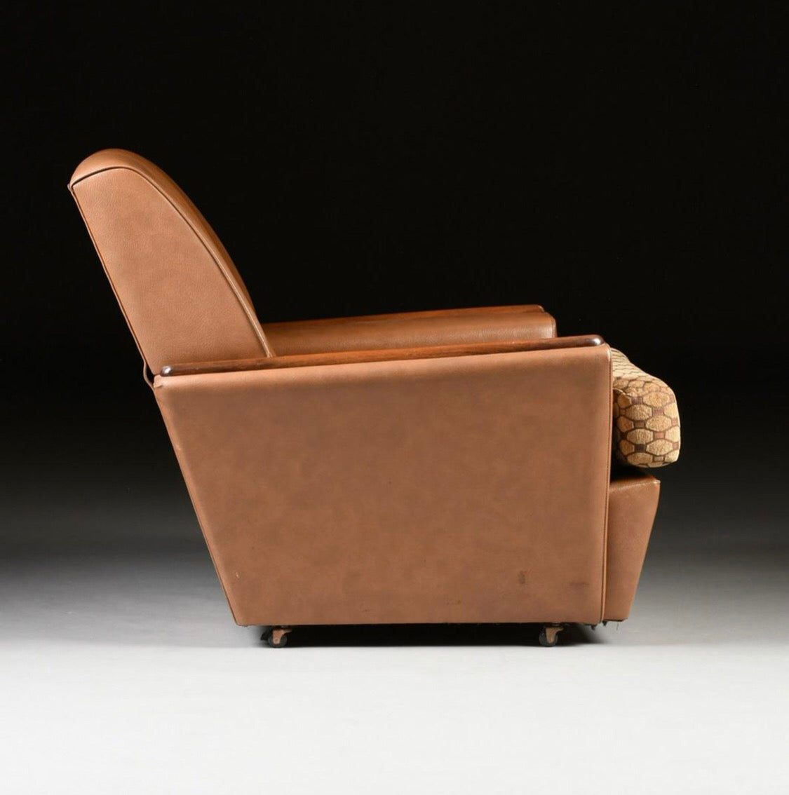 Pair Of Italian Mid-Century Modern Leather & Velvet Lounge Chair image 4