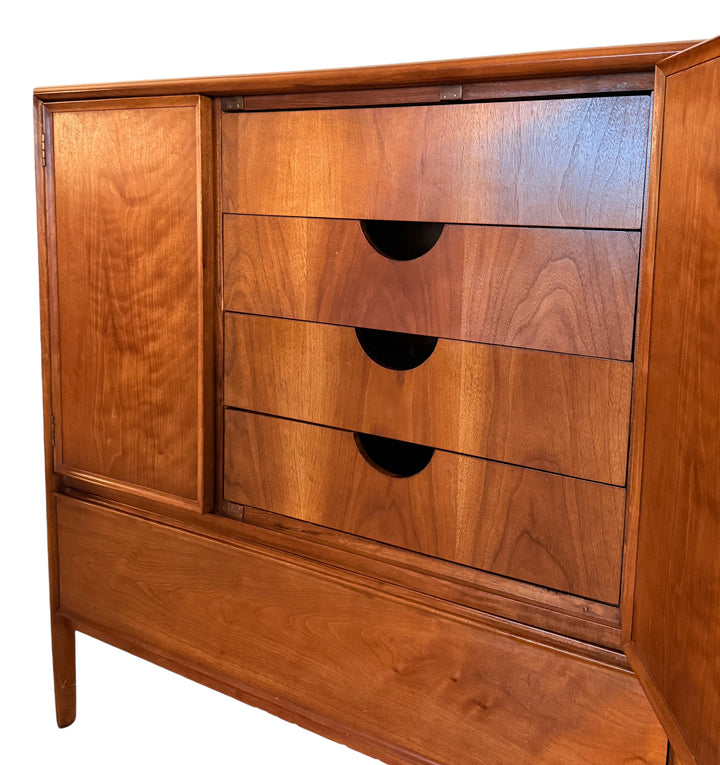Mid-century Modern Walnut Dresser by Drexel Furniture  image 5