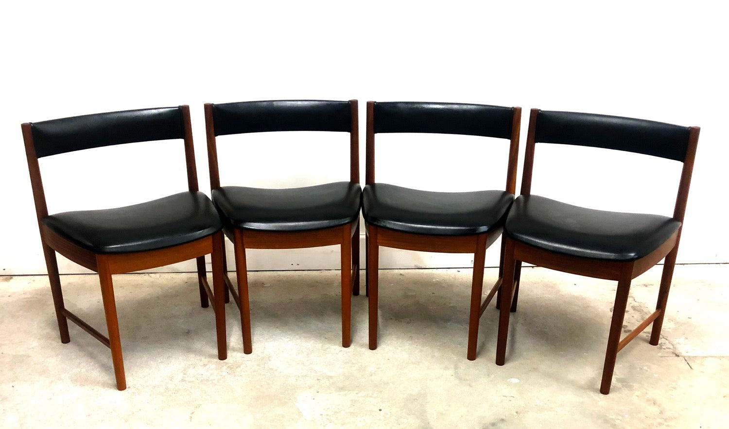 Mid-Century Modern Round Walnut Table W/ Set 4 Chairs image 9