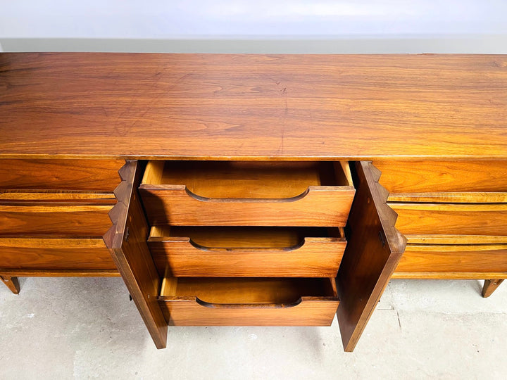 Mid-Century Modern Walnut Dresser / Credenza by Thomasville Furniture image 5