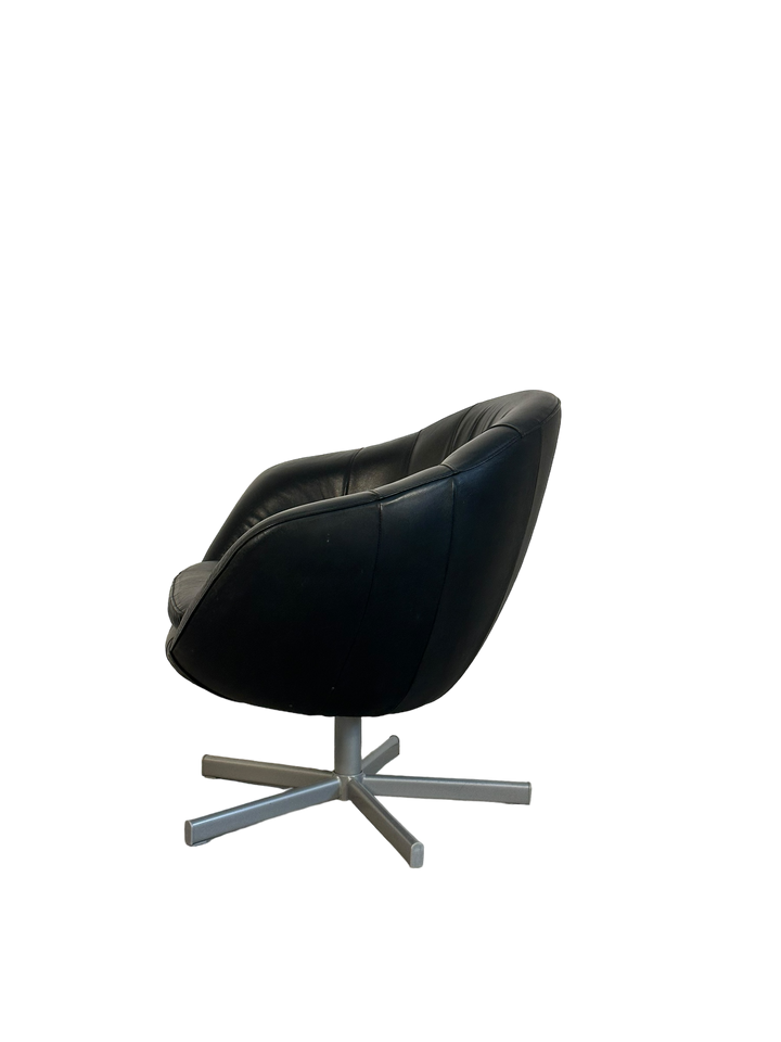 Pair Mid Century Modern Swiveling Leather Pod Chairs image 6