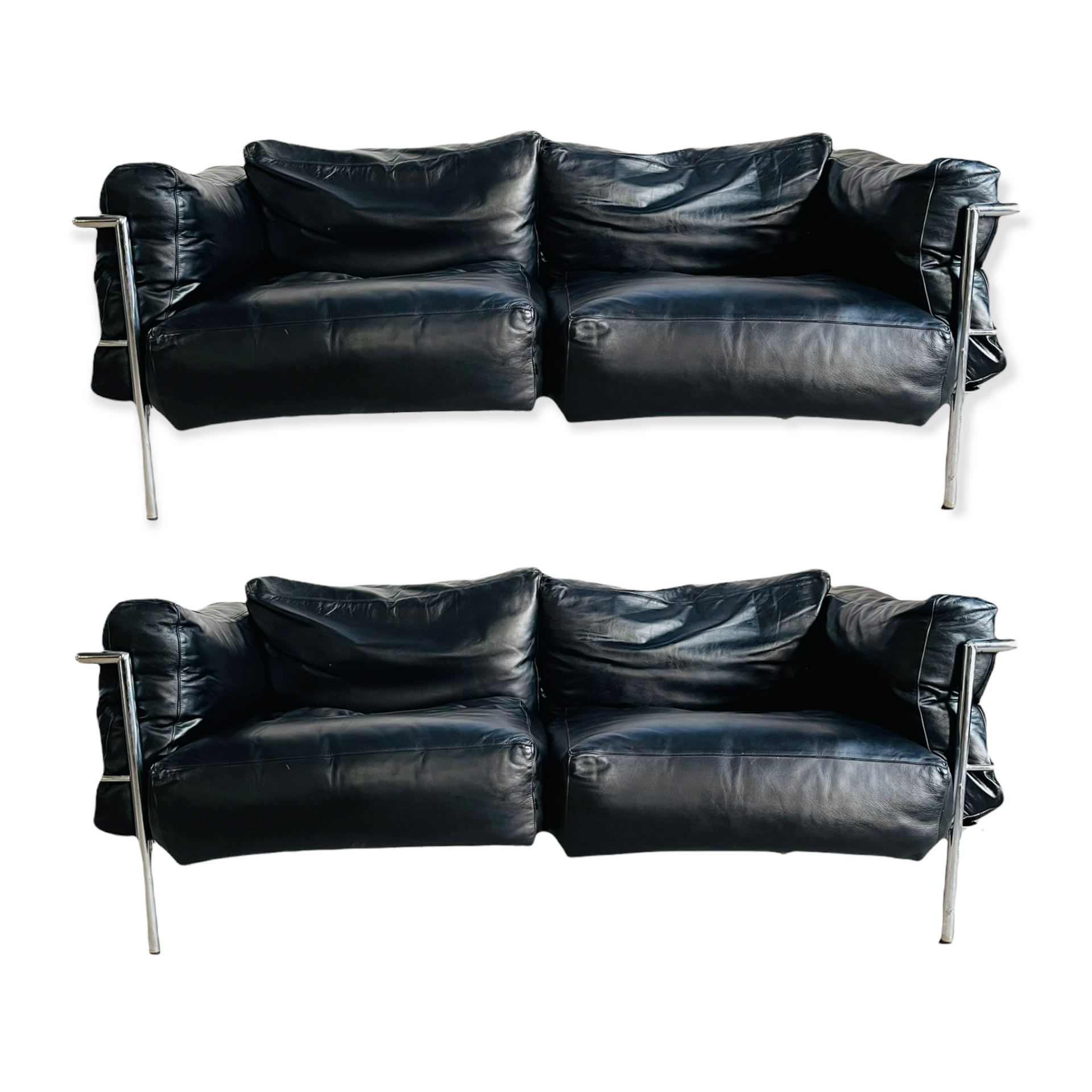 Italian Le Courbiser LC3 Leather Sofa  image 0