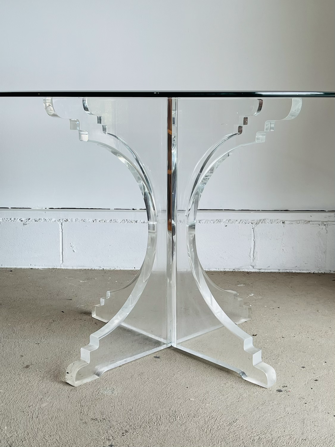 Mid-Century Modern Round Lucite Dining Table image 2