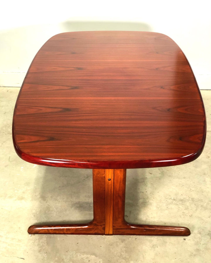 Mid-Century Danish Modern Rosewood Dining Table image 10