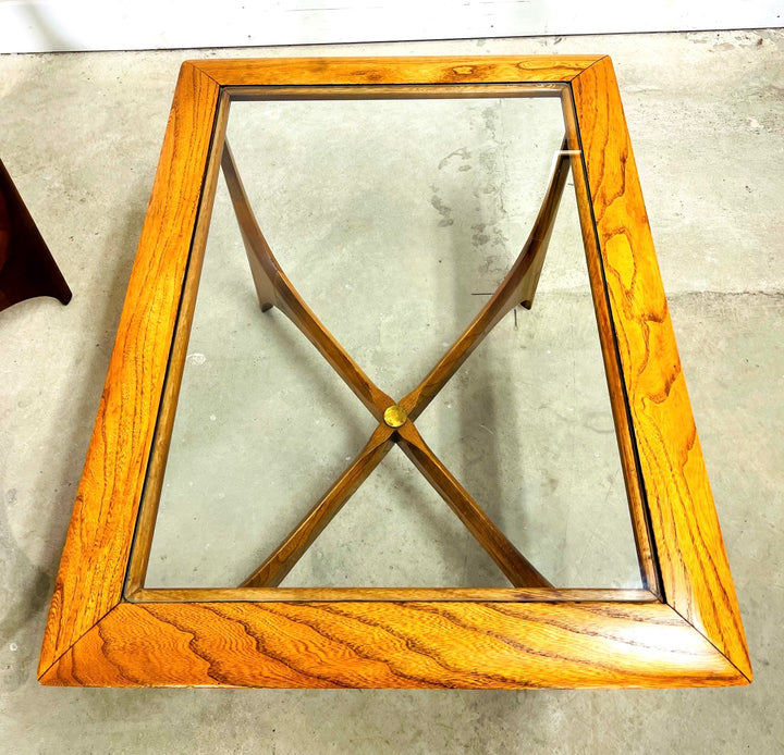 Pair of Mid-Century Modern End Tables By Lane Furniture image 6