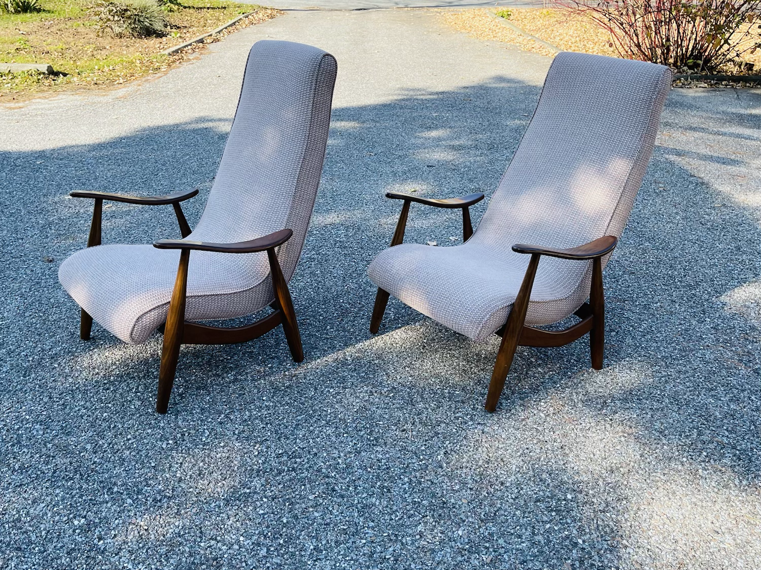 Pair Mid-Century Modern Lounge Chairs image 3