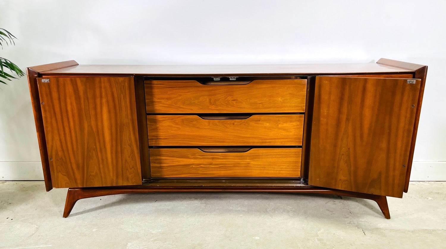 Mid-Century Modern Walnut Dresser / Credenza by Genova Furniture Co. image 5