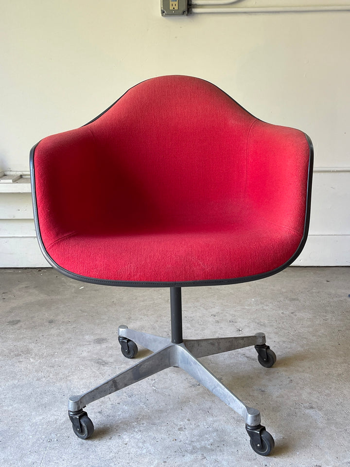 Herman Miller Shell Chair on Wheels  image 0