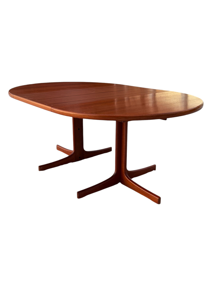 Karl-Erik Ekselius for JOC Møbler Round to Oval Teak Dining Table image 6