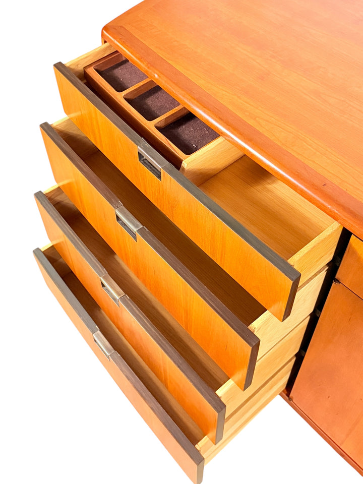 Mid-Century Modern Cherry Sideboard by Dunbar Furniture image 8