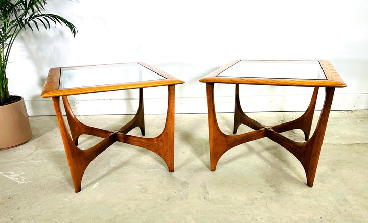 Pair of Mid-Century Modern End Tables By Lane Furniture image 0
