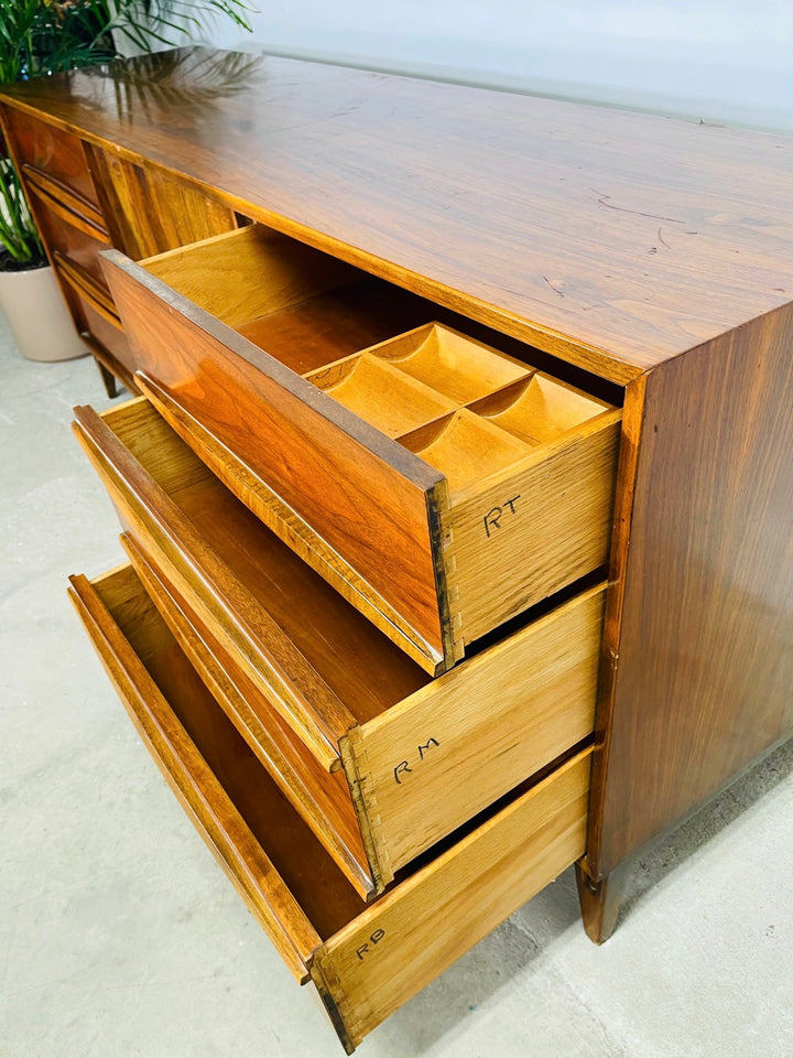Mid-Century Modern Walnut Dresser / Credenza by Thomasville Furniture image 6